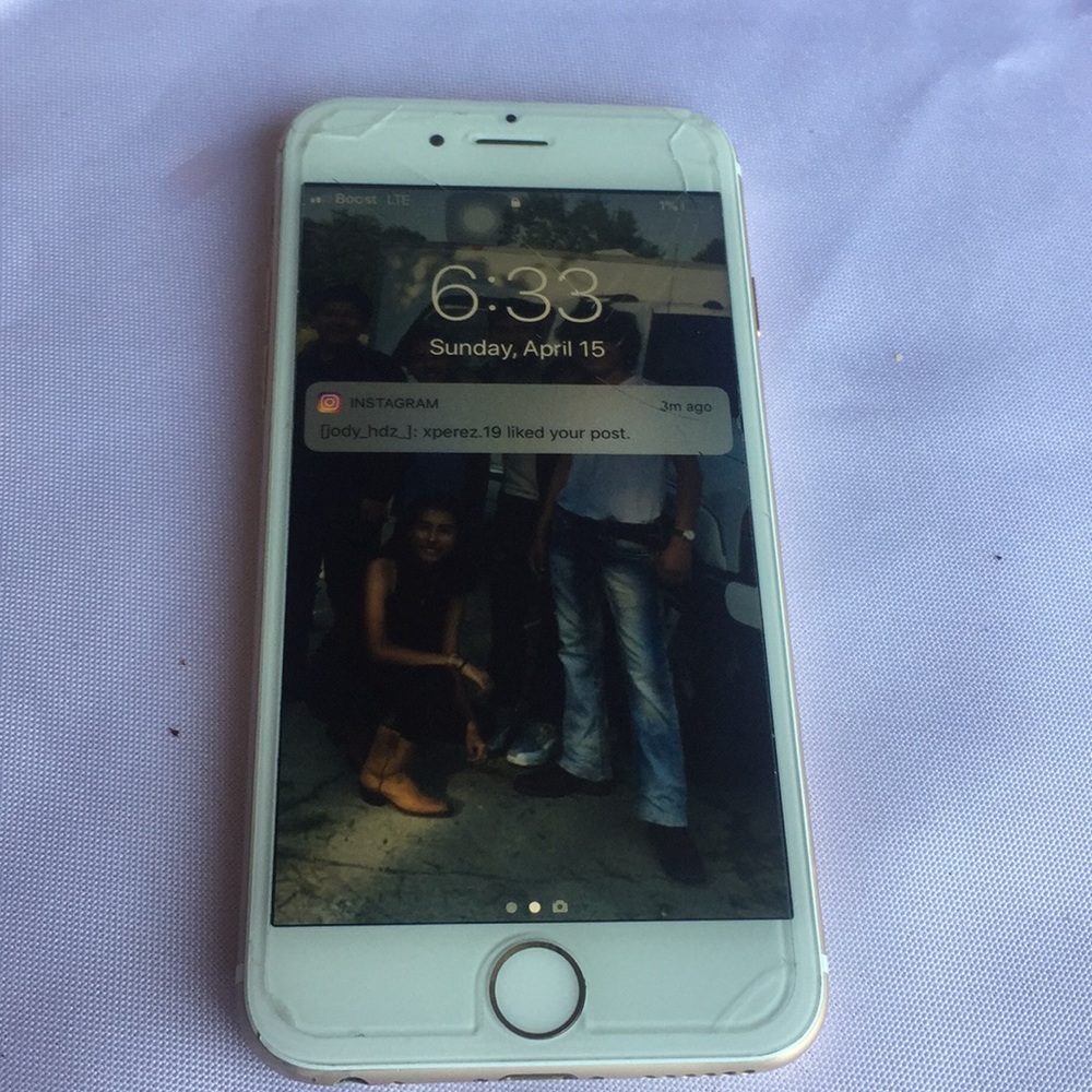 iPhone 6 - Picture 2 of 4